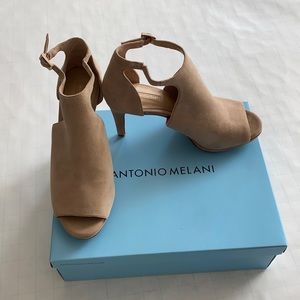 Brand new Antonio Melani Apache Nude Lawtin Size 7.5